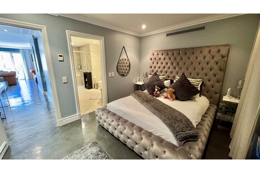 To Let 2 Bedroom Property for Rent in Green Point Western Cape